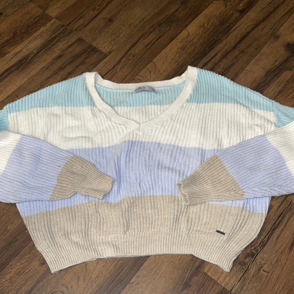 HOLLISTER CROPPED SWEATER